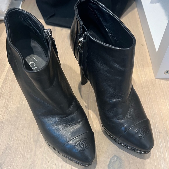 Chanel booties - Picture 2 of 4